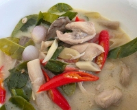 รีวิวทำ "ต้มข่าไก่" ครั้งแรกให้กลมกล่อม พร้อมเปิดวาร์ป 3 วัตถุดิบลับที่มือใหม่ต้องมีติดครัว