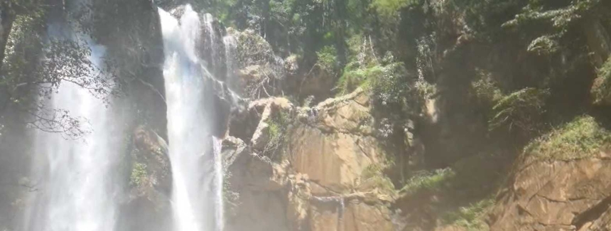 รีวิว น้ำตกหมอกฟ้า เชียงใหม่ เดินง่าย น้ำใส ถ่ายรูปจึ้ง ฉบับคนย้ายมาอยู่จริง 2 ปี