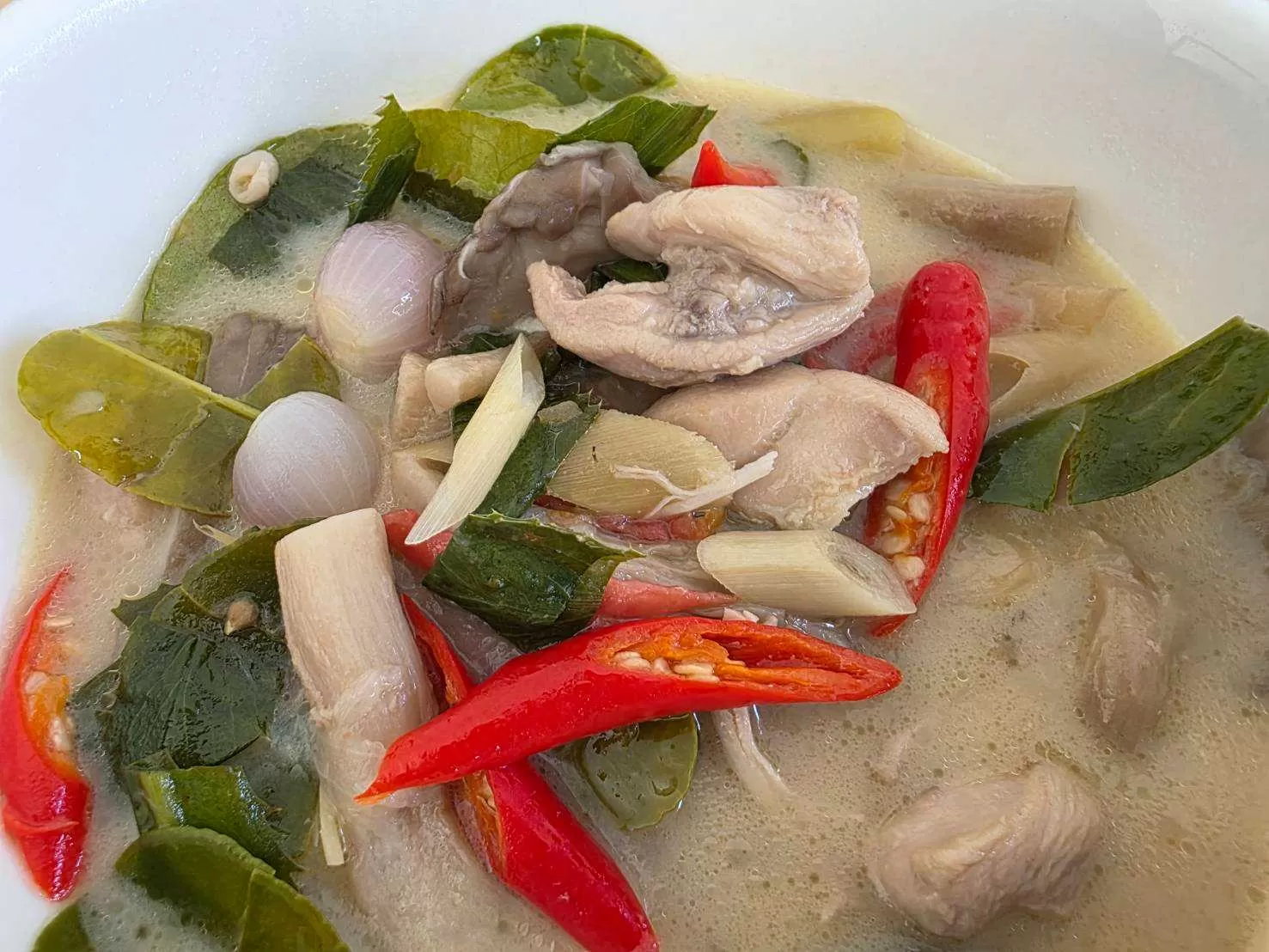 ต้มข่าไก่ เห็ดนางฟ้า (1).webp